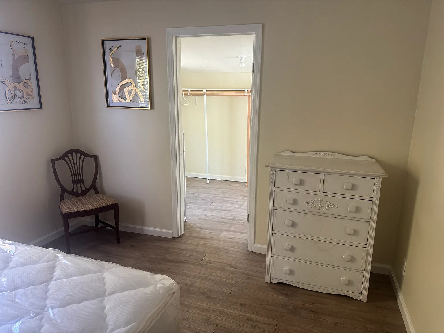 1 bed, 1350 sqft, $1,100 — Photo 4