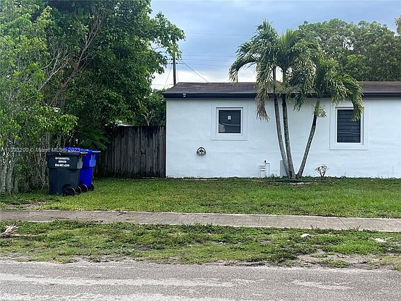 3rd image of 1520 N 70th Ave