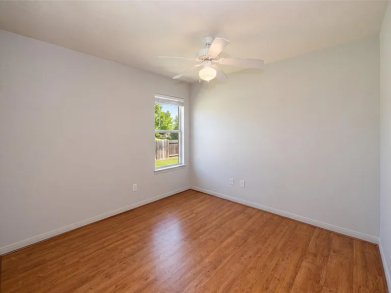 103 Duprie Dr — Photo 17