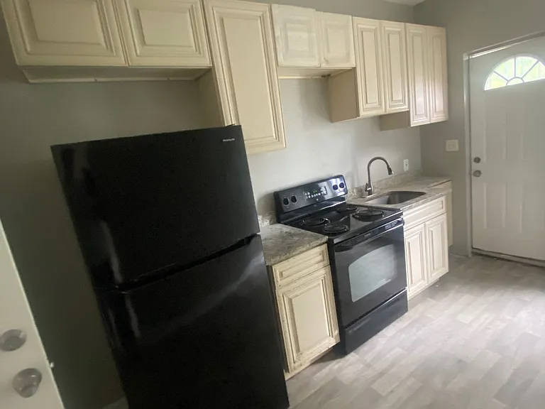 3505 Virginia Ave — Photo 2