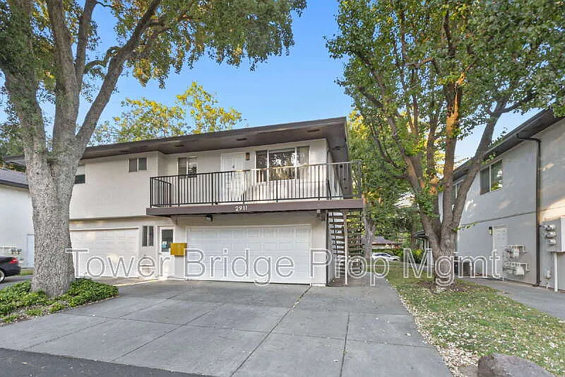 2911 Austin St #4
