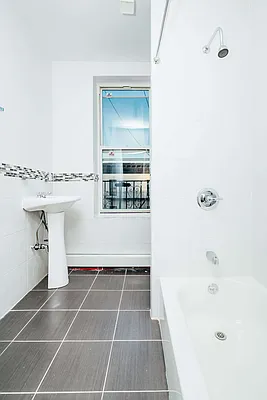 Rented by Nooklyn NYC LLC | media 28