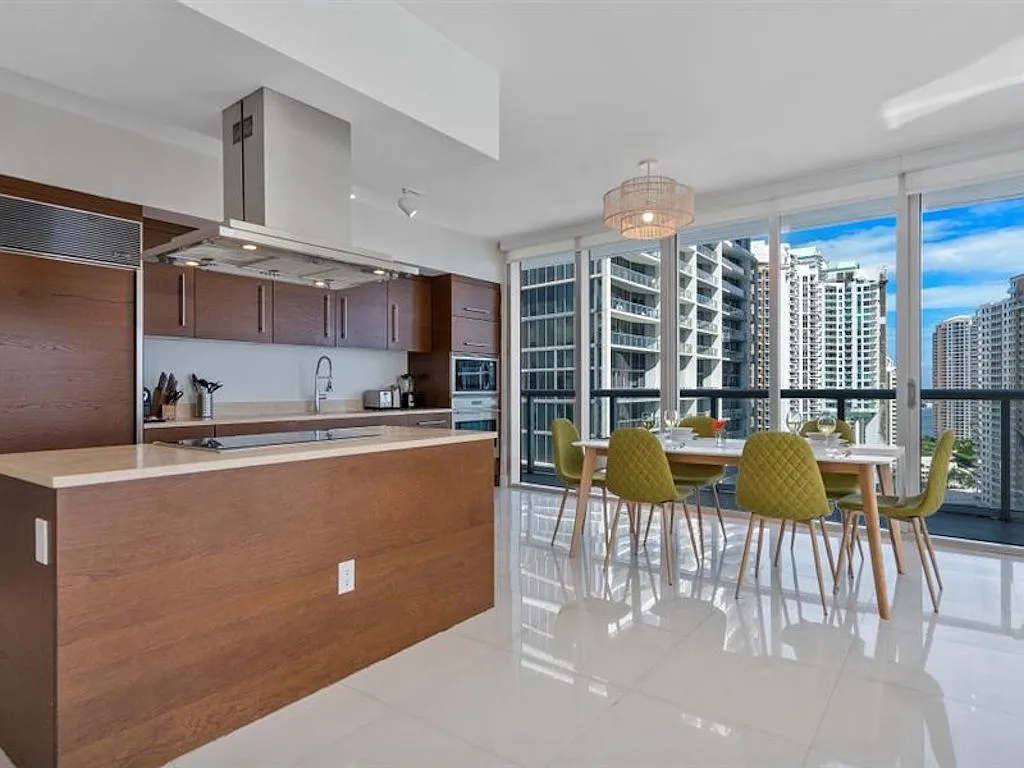 2 bed, 1347 sqft, $6,500 — Photo 4