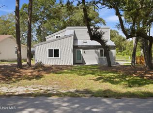417 Sellers St, Oak Island, NC 28465