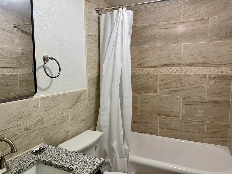 1724 E Maxwell St — Photo 11