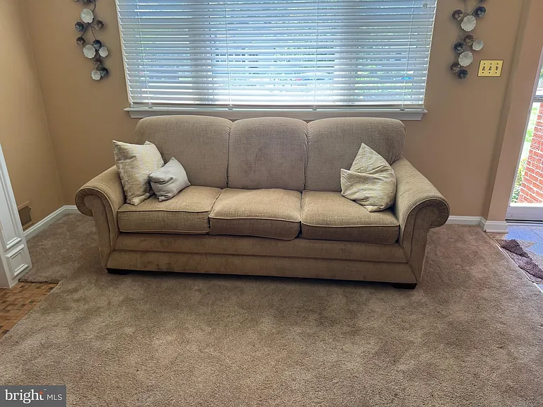 2906 Breezy Ter — Photo 4