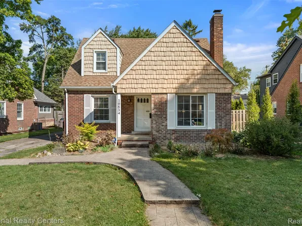 10834 Talbot Ave, Huntington Woods, MI 48070