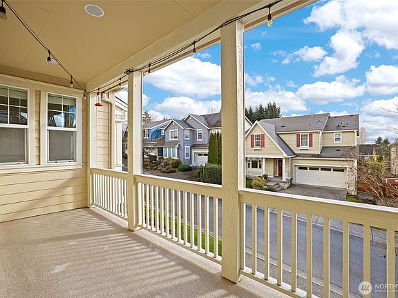 3rd image of 5610 NE 5th Court