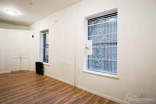 Rented by City Connections Realty | media 9