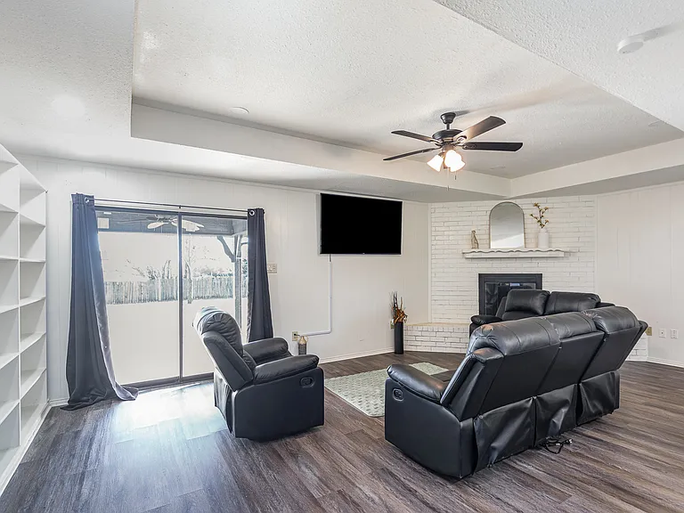 501 Field St — Photo 31
