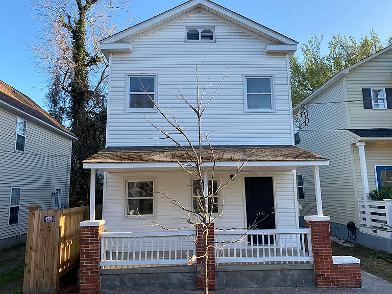 708 Campbell St #1/2 — Photo 8