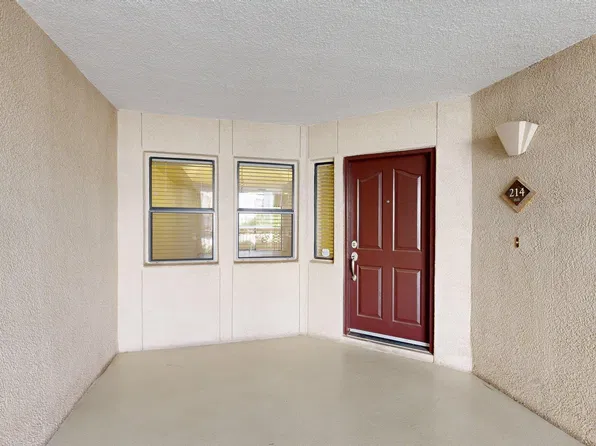 5104 N 32nd St Unit 214, Phoenix, AZ 85018