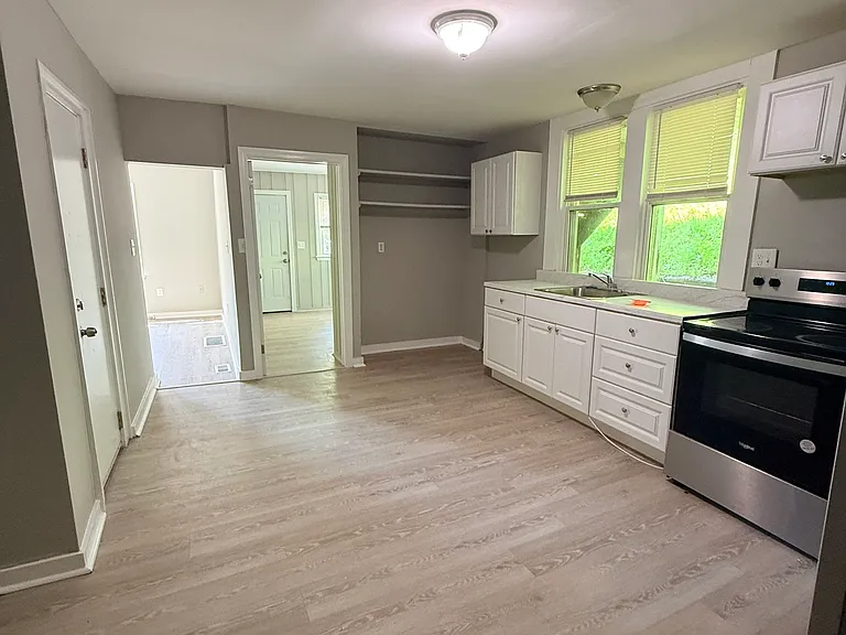 144 Clark St — Photo 2