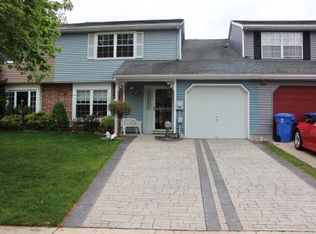 115 Sharrow Ln, Mount Laurel, NJ 08054