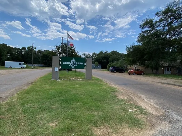 136 Buffalo Springs Rd, Mabank, TX 75156