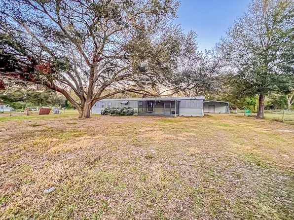 8224 Hamster Dr, Zephyrhills, FL 33540