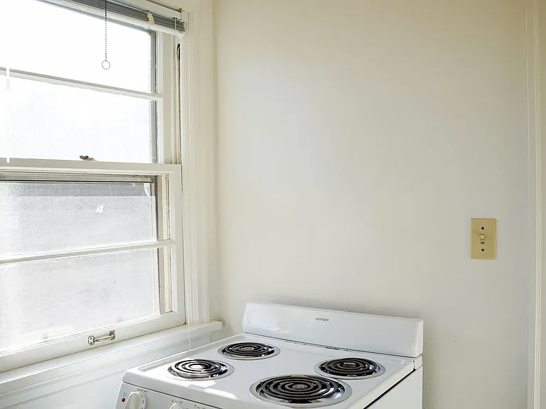 1632 NE Prescott St #4 — Photo 9