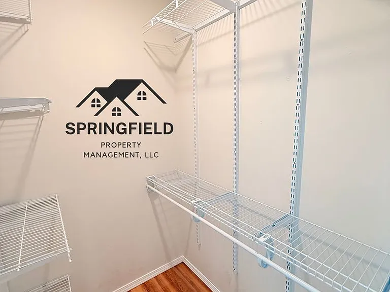 1182 E Evans St — Photo 21