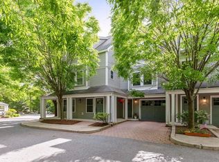 400 Cross St UNIT 304, Winchester, MA 01890