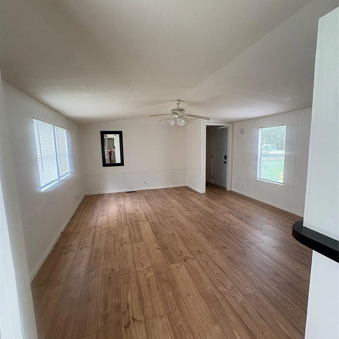 3 bed, 2.0 bath, 1216 sqft, $1,350 — Photo 3