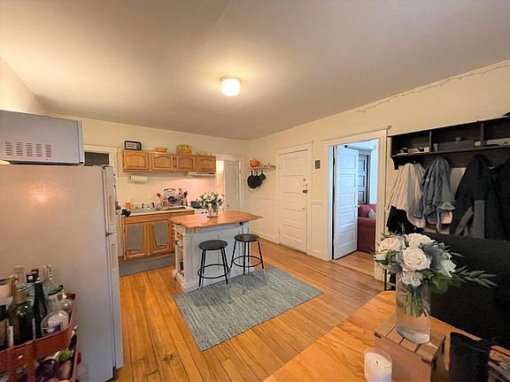 2nd image of 40A Linden Ave #A