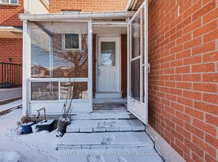 676 Galloway Cres, Mississauga, ON L5C 3W1