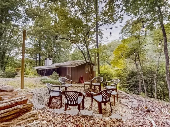 390 Bear Cove Rd, Bryson City, NC 28713