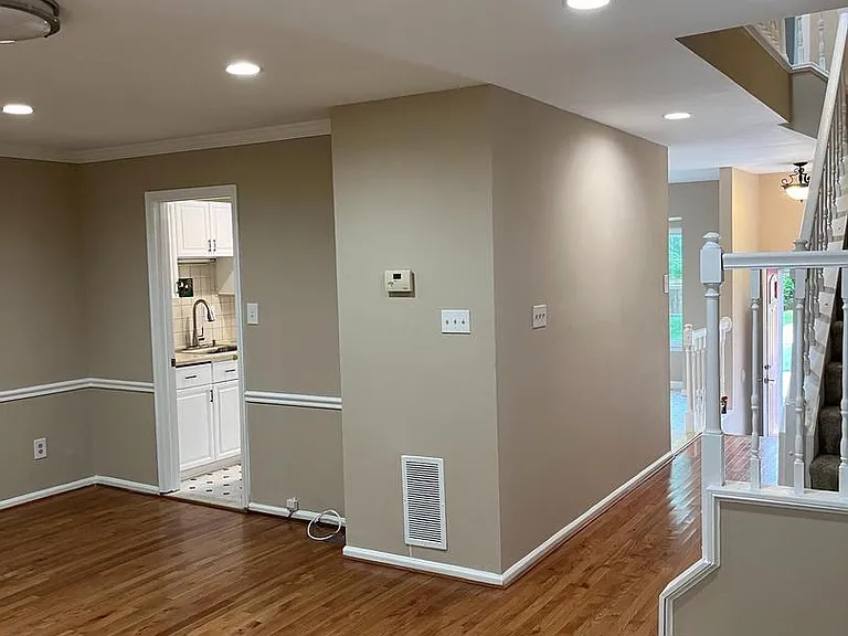 8565 Enochs Dr — Photo 4