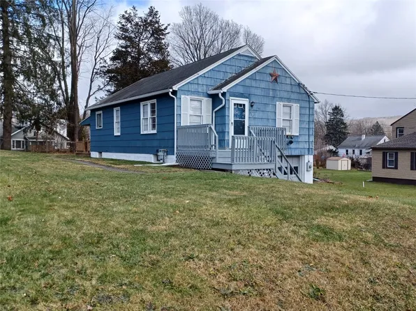 712 Martin St, Endicott, NY 13760