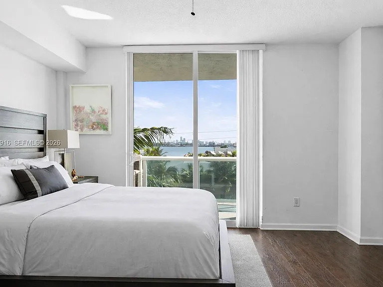 7910 Harbor Island Dr #402 — Photo 11