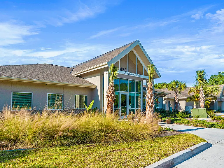 Taylor Pointe Apartments — Photo 20