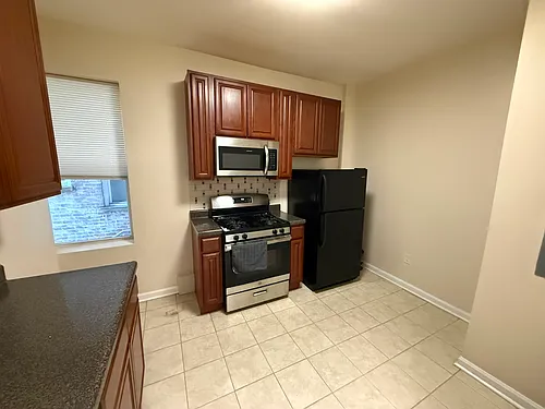 146 Manhattan Ave #3E Photo 1