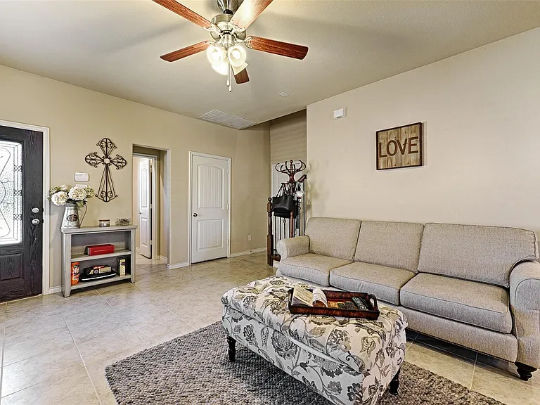 9900 Prairie Dog Ln — Photo 3