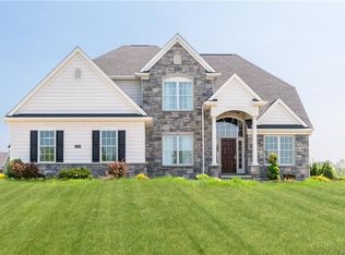 7329 Paddock Ridge Rd, North Tonawanda, NY 14120