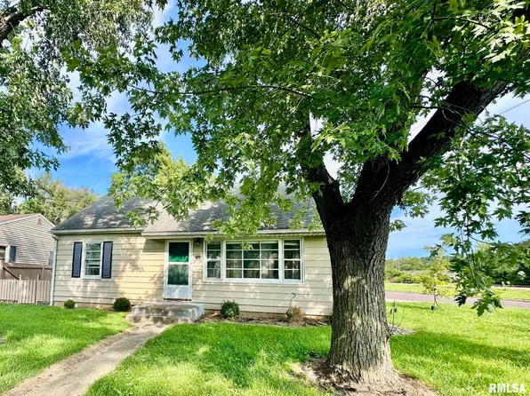 151 Allison St, East Peoria, IL 61611