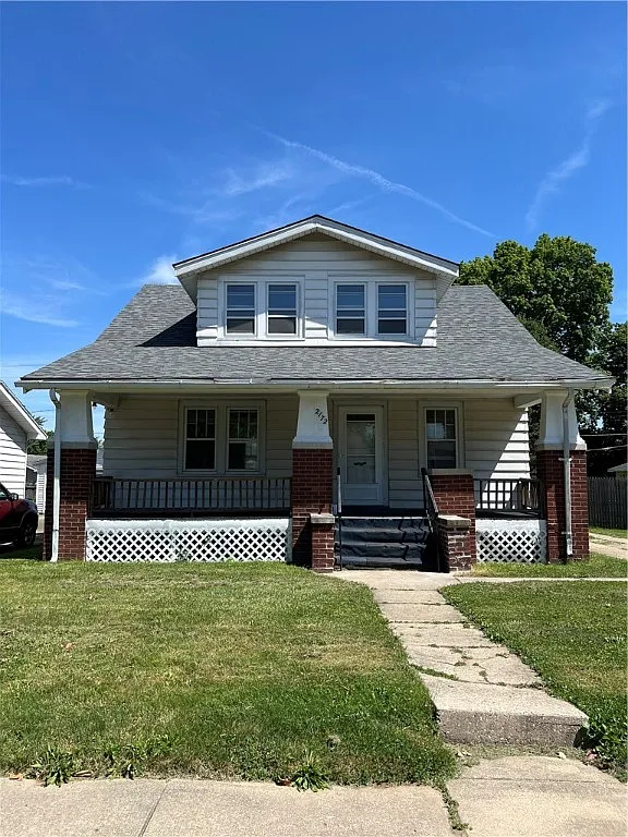 2172 E Johns Ave photo 1