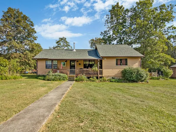 379 Locksley Cir, Crossville, TN 38555