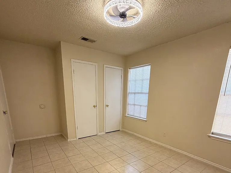 808 W Olmos Dr — Photo 16