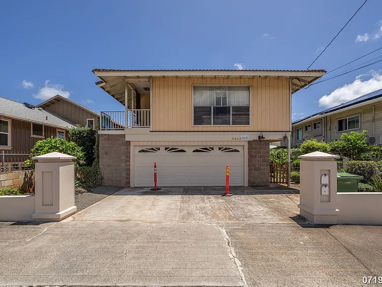 3463 Keanu St — Photo 2