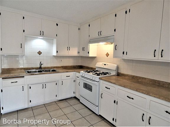 3rd image of 9707 Cedar St APT 5