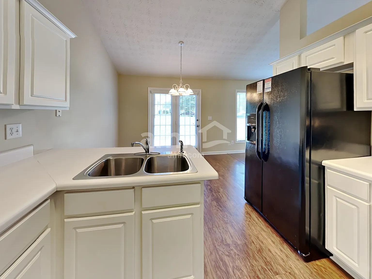 3 bed, 2.0 bath, 1685 sqft, $1,980 — Photo 3