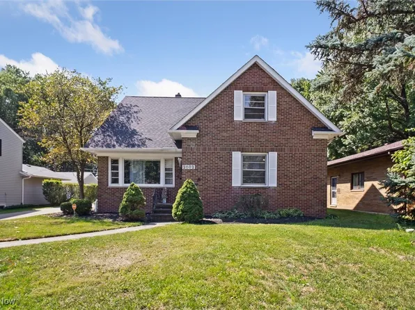 2082 Newcome St, Richmond Heights, OH 44143