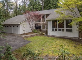 24844 SE Mirrormont Pl, Issaquah, WA 98027
