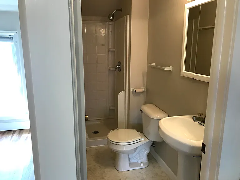 33 Lakeview Ter #35 — Photo 7