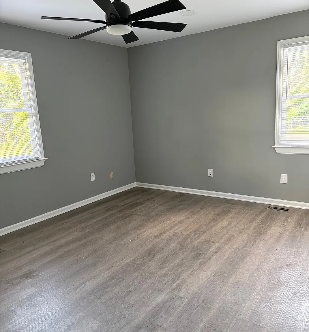 3 bed, 1145 sqft, $2,100 — Photo 4