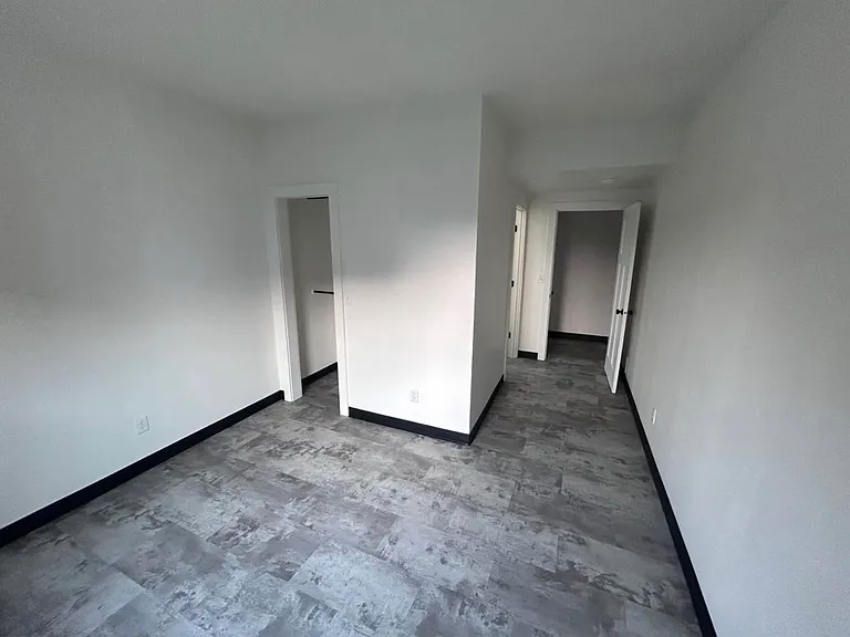 512 Quincy St — Photo 7