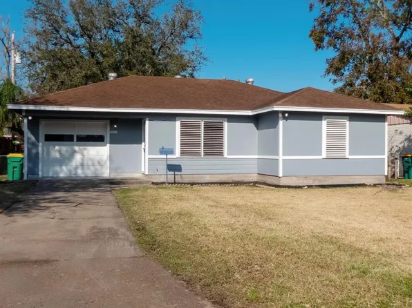 506 Chip St, La Marque, TX 77568