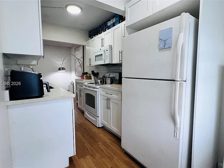 1100 NE 1st Ct #213 — Photo 5