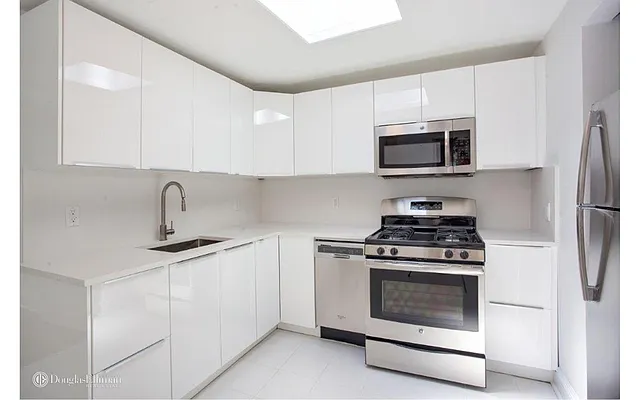 Rented by Douglas Elliman | media 15