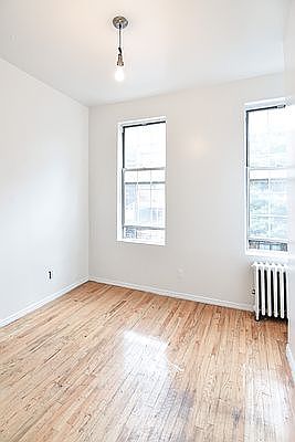 4th image of 429 Humboldt St APT 2R